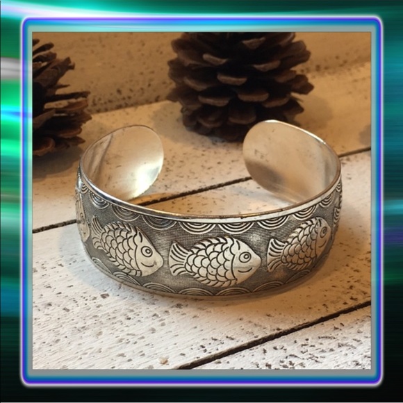 Jewelry - Shiny Fish Tibetan Silver Bangle Bracelet